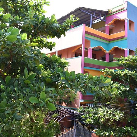 Rainbow Guest House Tiruvannāmalai Exterior foto