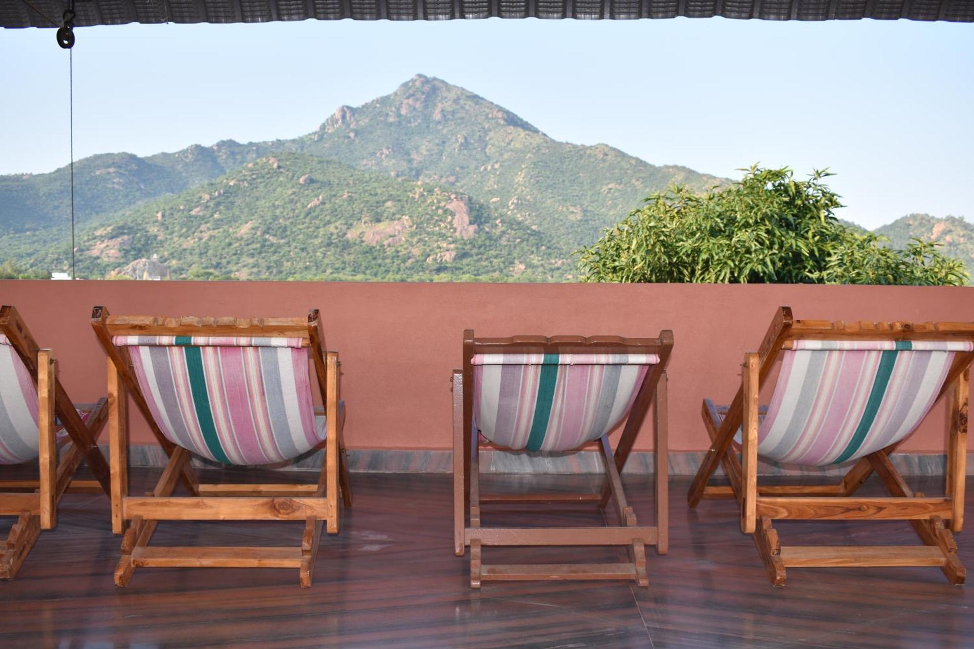 Rainbow Guest House Tiruvannāmalai Exterior foto