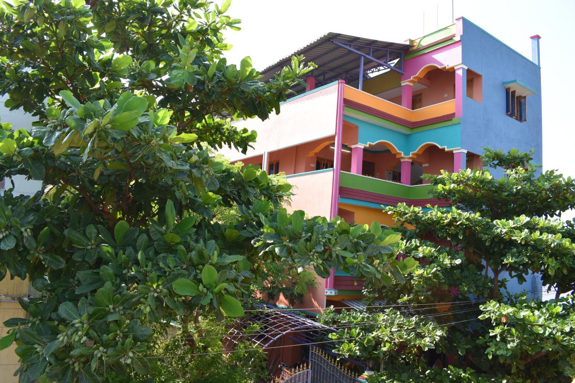 Rainbow Guest House Tiruvannāmalai Exterior foto