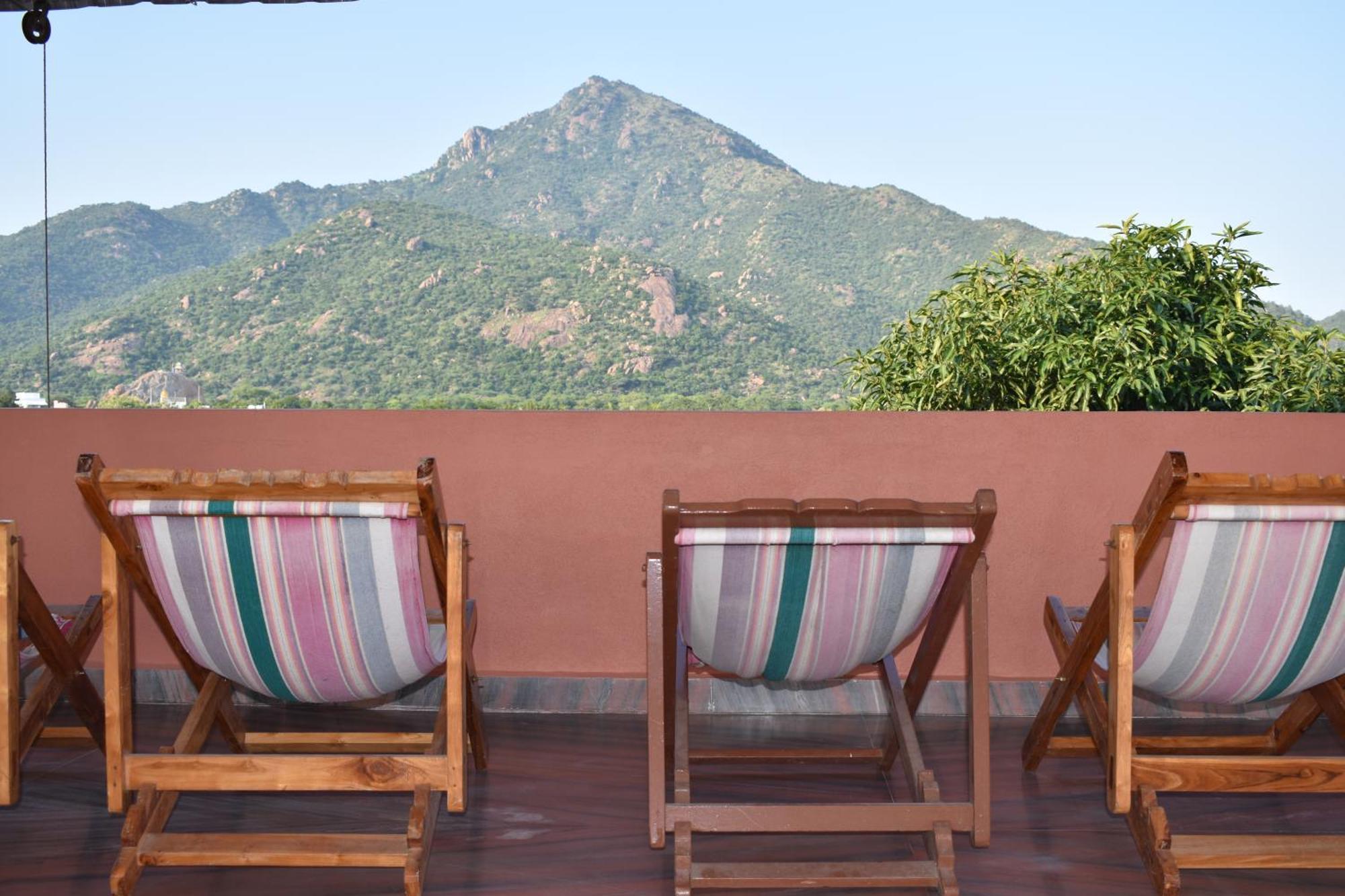 Rainbow Guest House Tiruvannāmalai Exterior foto