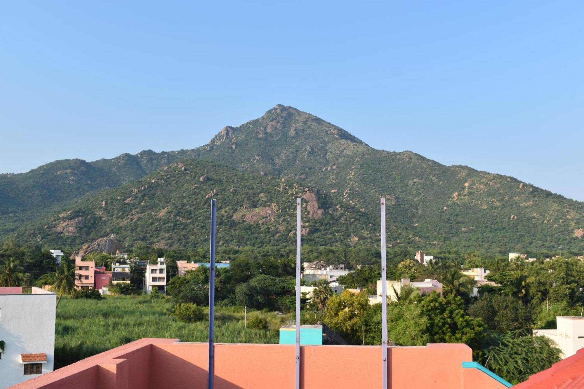 Rainbow Guest House Tiruvannāmalai Exterior foto