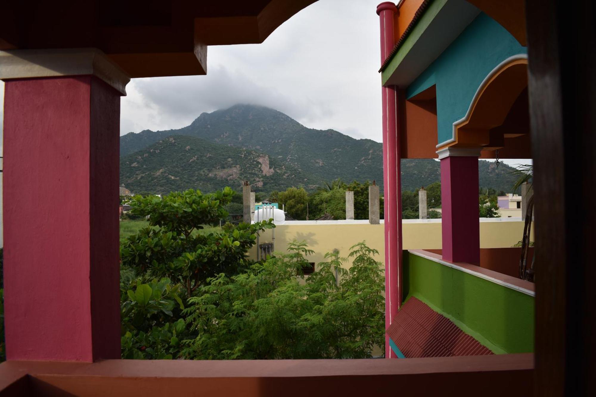 Rainbow Guest House Tiruvannāmalai Exterior foto