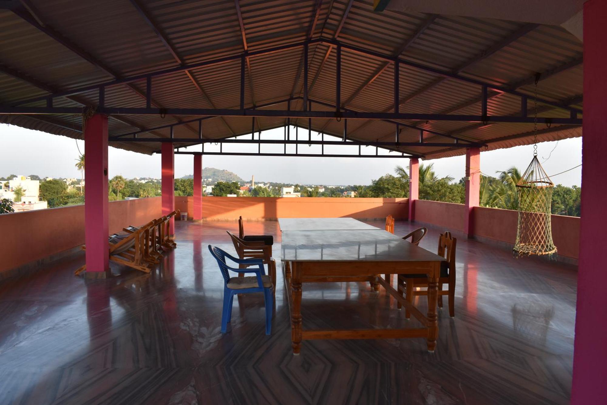 Rainbow Guest House Tiruvannāmalai Exterior foto