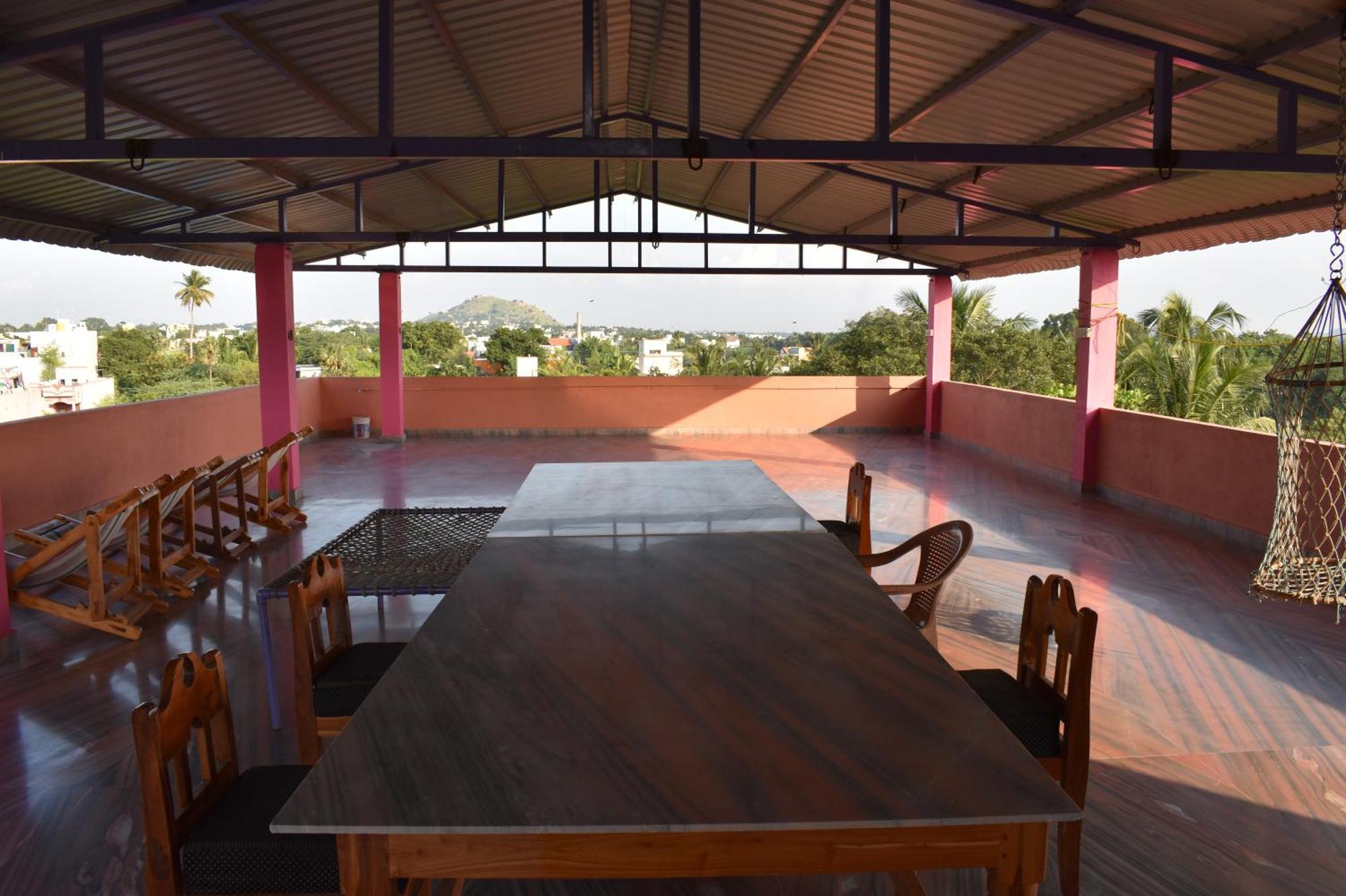 Rainbow Guest House Tiruvannāmalai Exterior foto