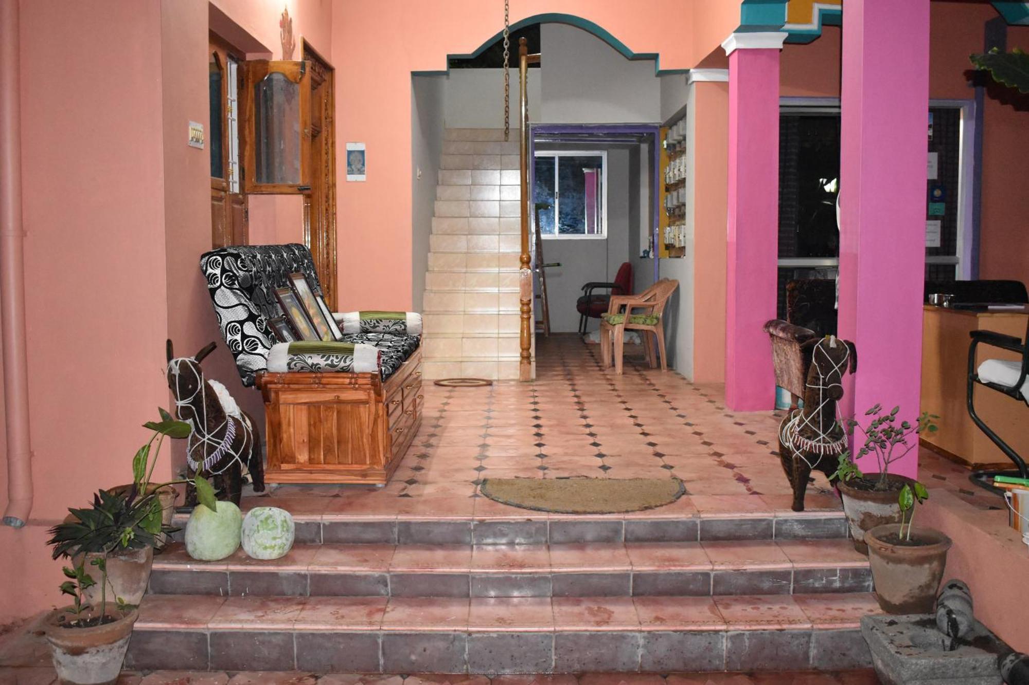 Rainbow Guest House Tiruvannāmalai Exterior foto