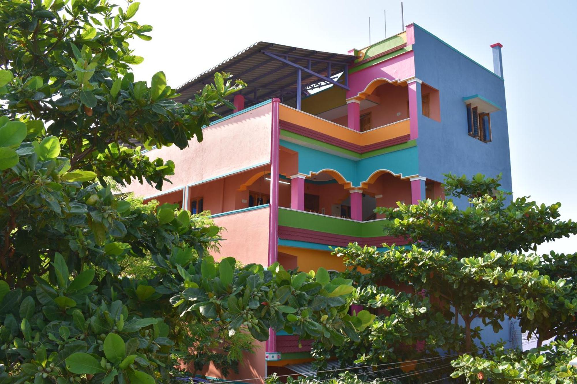 Rainbow Guest House Tiruvannāmalai Exterior foto