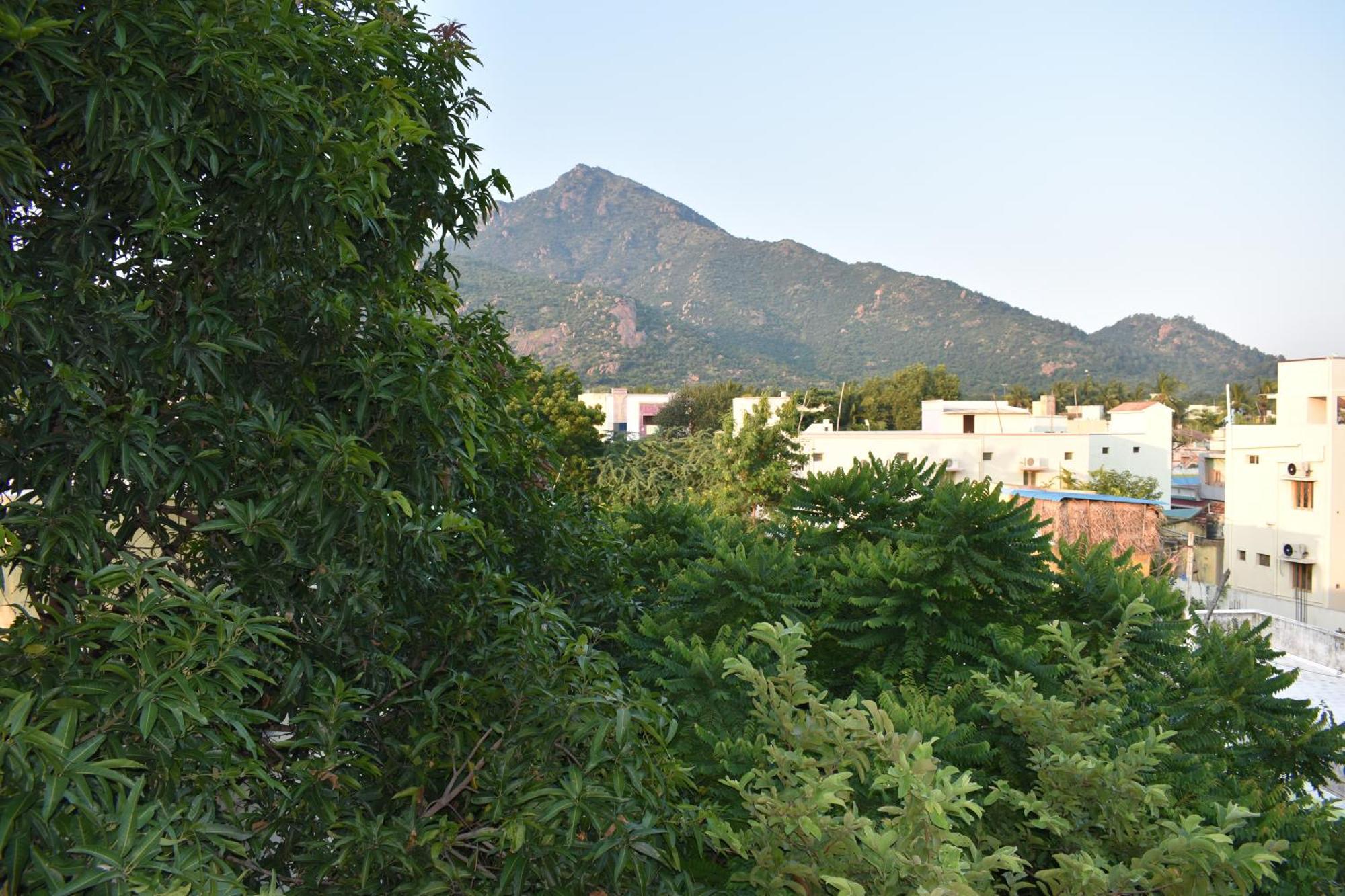 Rainbow Guest House Tiruvannāmalai Exterior foto